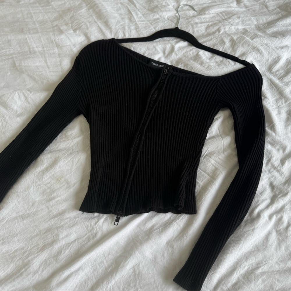 Black Ribbed Women's Top with zipper